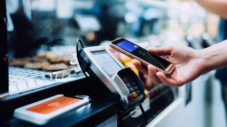 Digital bezahlen – wie gefährlich sind Apple Pay und Co.?